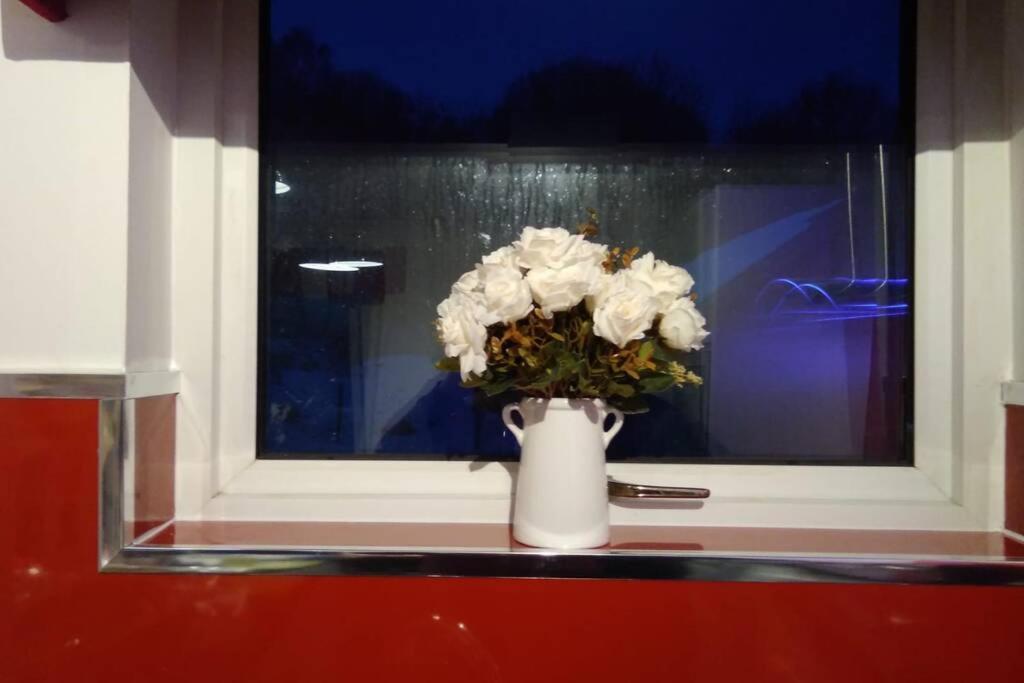 The Cottage - Hot Tub - Nr Glasgow - Self Check-In Coatbridge Eksteriør billede